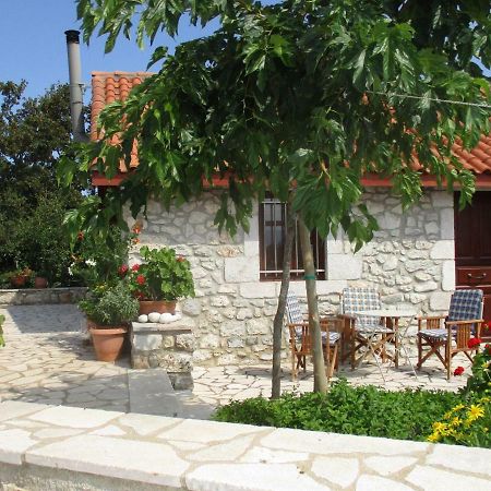 Stone House In A Quiet Landscape, Leonidion Leonídion Exterior foto