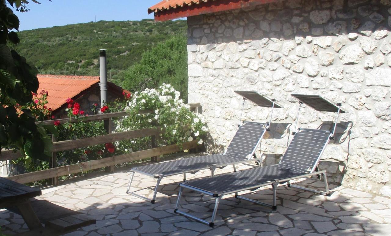 Stone House In A Quiet Landscape, Leonidion Leonídion Exterior foto